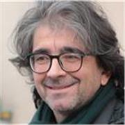Non ti insegnerò a fotografare come me, ma posso dare risposta alle tue domande, sia on line che di presenza. 