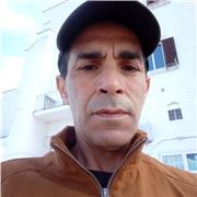 Laureato in economia parlo francese perfettamente