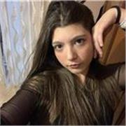 sono una ragazza di 19 anni, frequento l’ultimo anno di liceo e ho un’ottima capacità nel gestire le cose. 