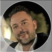 Sono qui, per aiutare i ragazzi e gli studenti per portare a termine i propri compiti