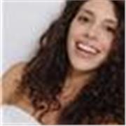 Laureanda in culture letterarie europee, diplomata al liceo classico, impartisce lezioni di italiano per stranieri