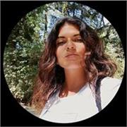 Soy profesora titulada en TEFL, tengo 3 años de experiencia impartiendo clases de inglés a niños en primaria y la E.S.O