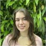 Profesora de inglés con experiencia trabajando con todas las edades. Ofrezco clases de dinámicas y personalizadas