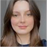 Me defino como una persona proactiva, comunicativa y muy disciplinada. Imparto clases de Filosofía a estudiantes de Bachillerato.