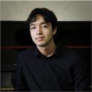 Pianista graduado en Interpretación Pianística da clases de Piano a niveles de iniciación, medio y avanzado