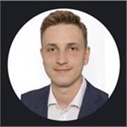 junger, freundlicher Nachhilfelehrer für Mathe - lass uns als gemeinsames Team deine Ziele erreichen