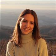 Studentessa universitaria offre ripetizioni online e in presenza