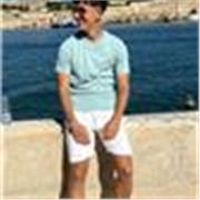 Estudiante matriculado en estudios ingleses en la universidad complutense. Puedo dar clase tanto de primaria, ESO y bachillerato