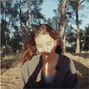 Hola! Soy Laura, titulada en Medios Audiovisuales y he trabajado como fotógrafa en diversos proyectos y eventos des de hace años.