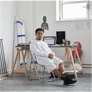 Contemporary Art Tutor mentoring young artists in and outside of academia