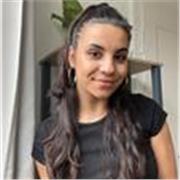 Englisch und Spanisch-Tutorin, der Kinder aller Altersgruppen unterrichtet