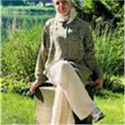  i am English tutor who teaches children all ages 