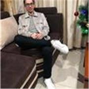 Profesor de inglés imparte clases a niños de todas las edades