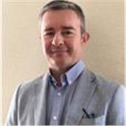 I help both university students and adult professionals to achieve their goals of communicating clearly and confidently in English