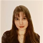 Profesora de Inglés para niños con certificado B1 aprobado por Cambridge Assessment English.