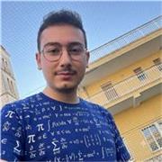 Conseguito il diploma di Liceo Scientifico  Galieo Galilei , frequentando l'indirizzo di studio tradizionale.
