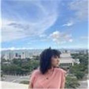 Arquitecta que imparte docencia de arquitectura, historia y diseño.