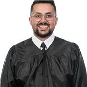 Profesor de trompeta titulado apto para dar clases prácticas y teóricas.