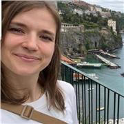 Italian teacher, with long teaching experience. Learn a new language having fun :)