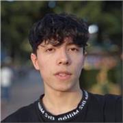 Trabaja como acompañante escolar o cuidador infantil