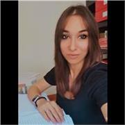Laureata e abilitata all' esercizio della professione forense impartisce lezioni di diritto civile e di procedura civile
