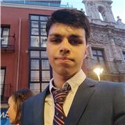 Estudiante que recientemente ha terminado Bachillerato da clases de Lengua e Inglés a alumnos de ESO y Primaria