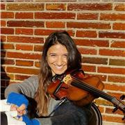 Soy hábil profesor de música de violín y guitarra
