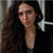 Laureata in mediazione linguistica con certificato Cambridge di livello C1 impartisce ripetizioni di lingua inglese per tutti i livelli.