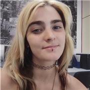 ¡Buenas! Soy Laura, una joven de 21 años apasionada de la escritura, de la comprensión lectora y de la ortografía española e inglesa. Extrovertida, empática y amigable.