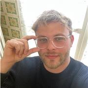 Studente di medicina impartisce ripetizioni di italiano per persone straniere