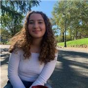 Ciao! sono Letizia, una studentessa universitaria amante della lingua inglese. Ho una certificazione C1 dopo esperienze all’estero