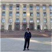 Strong biology knowledge, interactive teaching, so  simple explanations