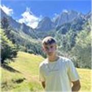 Studente universitario in ingegneria meccanica, diplomato al istituto Natta di Bergamo