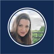 Profesora de idiomas con sólida trayectoria en formación.