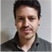 Tengo dos títulos universitarios relacionados con la administración y dirección de empresas, enfocado en el área financiera