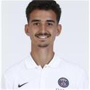 Bonjour ! Je suis un éducateur sportif diplômé d'un Master STAPS (bac+5). 