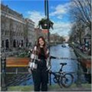 Bioquímica con más de 5 años de experiencia como profesora de refuerzo (matemáticas, química, física, biología...) e idiomas. Ingles nativo (C2) y francés (B2)