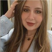 Nachhilfelehrerin für Deutsch als Fremdsprache seit drei Jahren gearbeitet