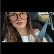 Soy Andrea y doy clases de refuerzo de Lengua Castellana y Literatura a niños en primaria y la ESO.