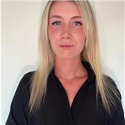 Laureata in Lingue, invigilator per Cambridge English e Digital Marketing in una multinazionale, offro lezioni di inglese