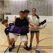 Joueur de basket depuis 10 ans, j’ai joué en région occitane et adoré pratiquer ce sport