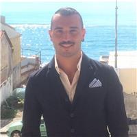 Italiano nativo graduado en idiomas ofrece clases de italiano.además con más de 10 de experiencia como jefe de programas, ofrezco clases de gestión de proyectos y creación de estrategias.y por fin, como lgbt ambassador de una multinacional, ofrezco clas
