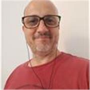Profesor de lenguaje audiovisual y producción cinematográfica, con más de 8 años de experiencia, tanto presencial como online.