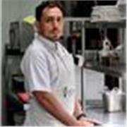 Chef profesional y profesor de cocina para niños, jóvenes y adultos de todos los niveles. Clases prácticas, dinámicas y totalmente