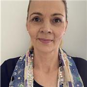 Professeur depuis 15 ans au service des élèves et étudiants, j’enseigne également la culture générale.