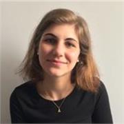 Laureanda in lingua inglese e appassionata di lingue