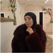 Profesora de inglés en academia y estudiante de Química, especializada en hacer fáciles las asignaturas más difíciles.