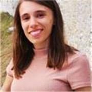 Laureata in lingua inglese impartisce lezioni per studenti che vogliano superare l'esame relativo al livello B2