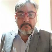 Profesor universitario, dicta clases de administración y gerencia