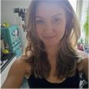 Ich kann Hatha/Vinyasa Yoga in Gruppen ode Einzelunterricht anbieten. Habe 3 Jahre Erfahrung im Unterrichten :) 